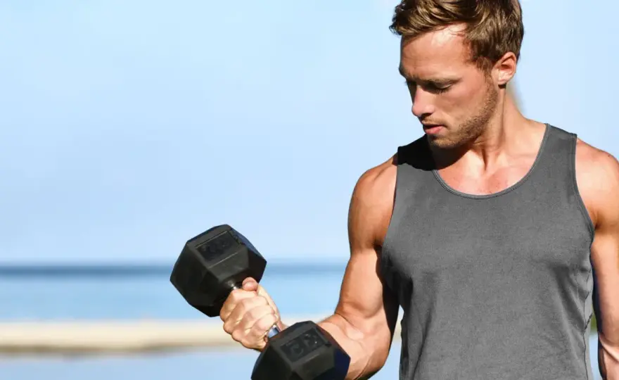 Ile powtórzeń na biceps? Masa, siła, wytrzymałość - Twój plan!